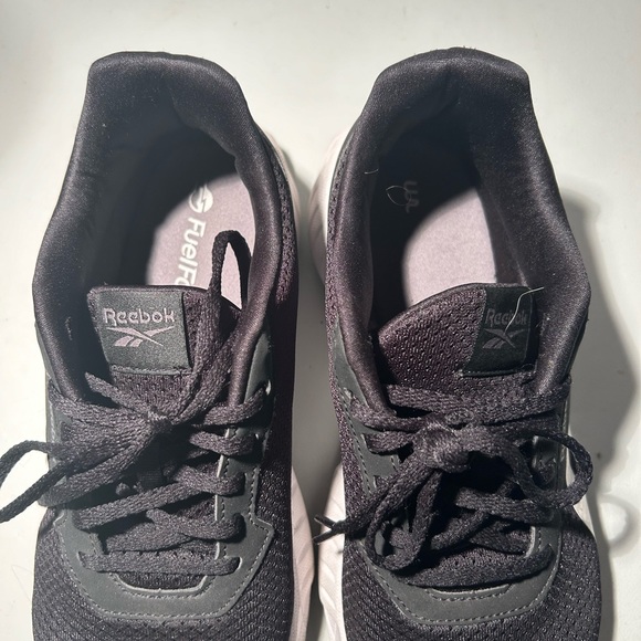 Reebok FuelFoam Black & White Ladies Sneakers Size 10 - Picture 3 of 5